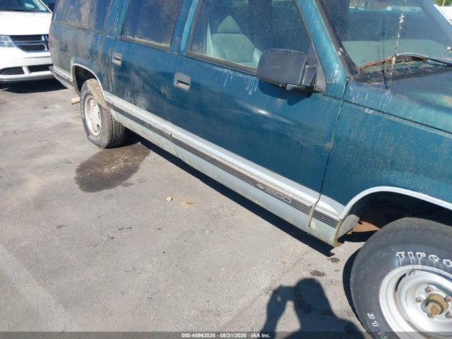 1997 Chevrolet Suburban 1500 მანქანა იყიდება აუქციონზე, vin: 1GNEC16R0VJ430838, აუქციონის ნომერი: 45963526