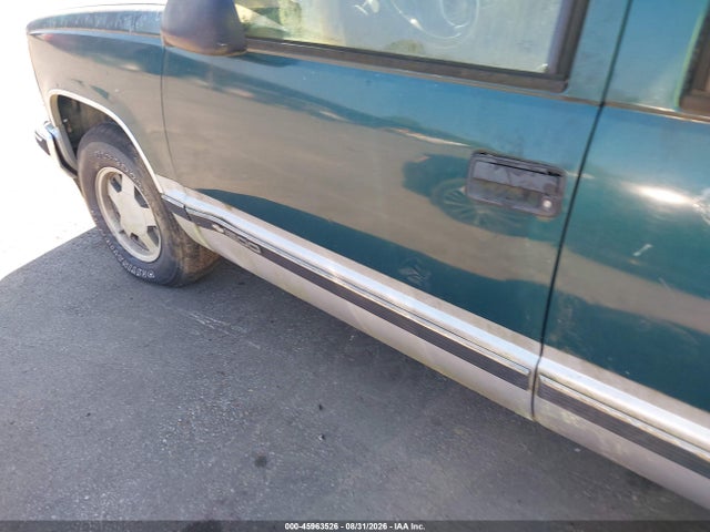 1997 Chevrolet Suburban 1500 მანქანა იყიდება აუქციონზე, vin: 1GNEC16R0VJ430838, აუქციონის ნომერი: 45963526