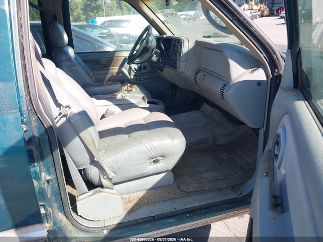 1997 Chevrolet Suburban 1500 მანქანა იყიდება აუქციონზე, vin: 1GNEC16R0VJ430838, აუქციონის ნომერი: 45963526