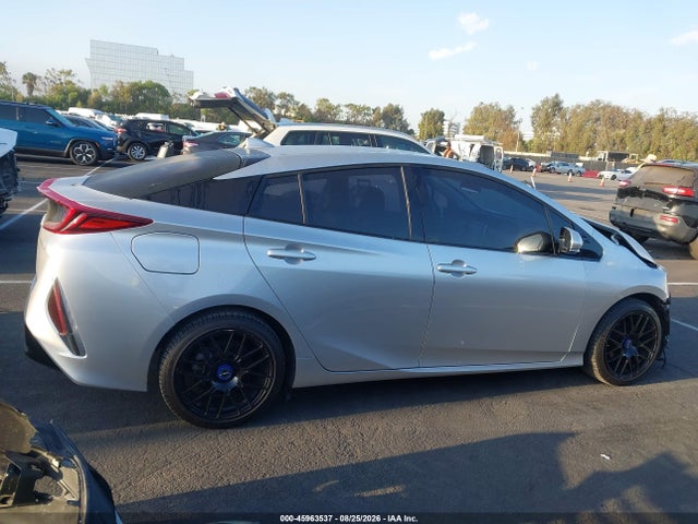 Toyota Prius Prime Premium 2019 JTDKARFP9K3110075 Image 16