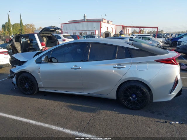 Toyota Prius Prime Premium 2019 JTDKARFP9K3110075 Image 17