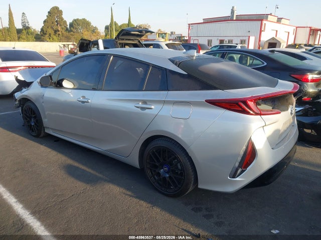 Toyota Prius Prime Premium 2019 JTDKARFP9K3110075 Image 3