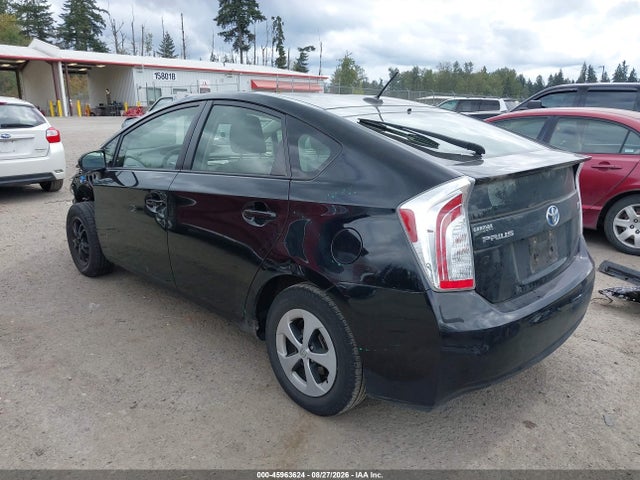 Toyota Prius Three 2015 JTDKN3DU1F0467056 Image 3