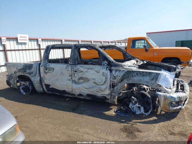 3C6SRFFP2T4170844 RAM 1500 Big Horn 4x4 5&#039;7 Box