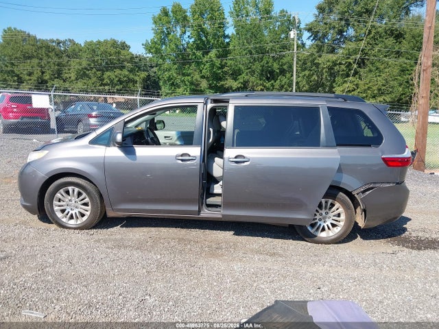 Продажа на аукционе авто 2016 Toyota Sienna Xle 8 Passenger, vin: 5TDYK3DC5GS704060, номер лота: 45963775