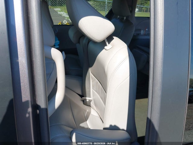 Продажа на аукционе авто 2016 Toyota Sienna Xle 8 Passenger, vin: 5TDYK3DC5GS704060, номер лота: 45963775