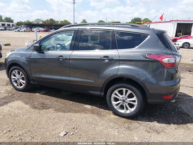 45963800 :رقم المزاد ، 1FMCU0GDXHUA85360 vin ، 2017 Ford Escape Se مزاد بيع
