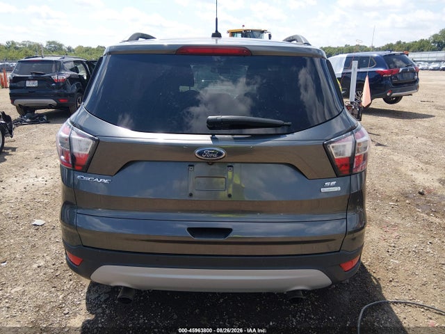45963800 :رقم المزاد ، 1FMCU0GDXHUA85360 vin ، 2017 Ford Escape Se مزاد بيع