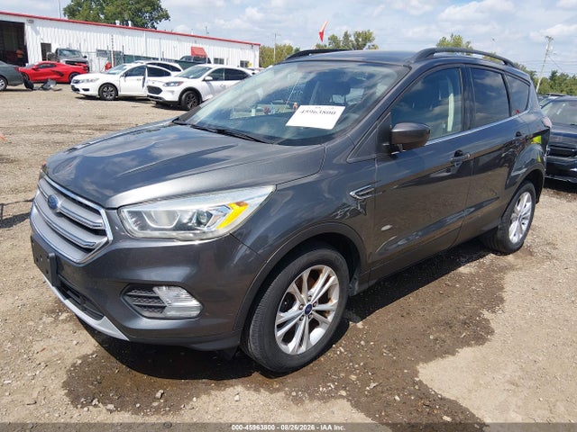45963800 :رقم المزاد ، 1FMCU0GDXHUA85360 vin ، 2017 Ford Escape Se مزاد بيع