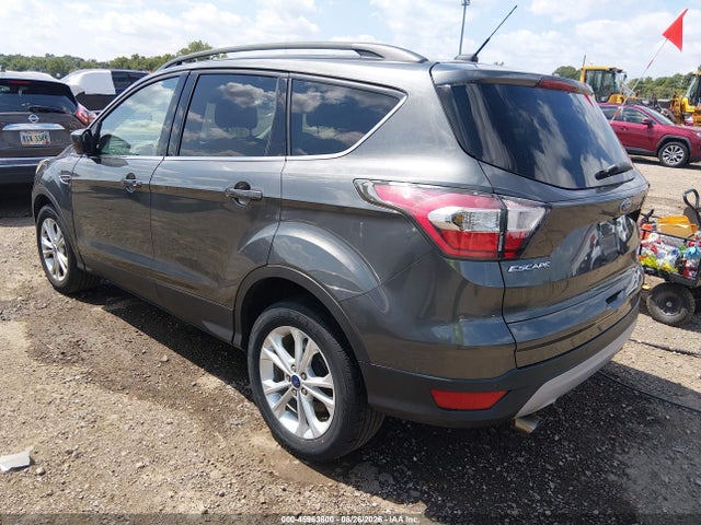 45963800 :رقم المزاد ، 1FMCU0GDXHUA85360 vin ، 2017 Ford Escape Se مزاد بيع