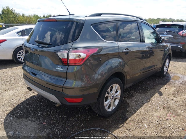 45963800 :رقم المزاد ، 1FMCU0GDXHUA85360 vin ، 2017 Ford Escape Se مزاد بيع