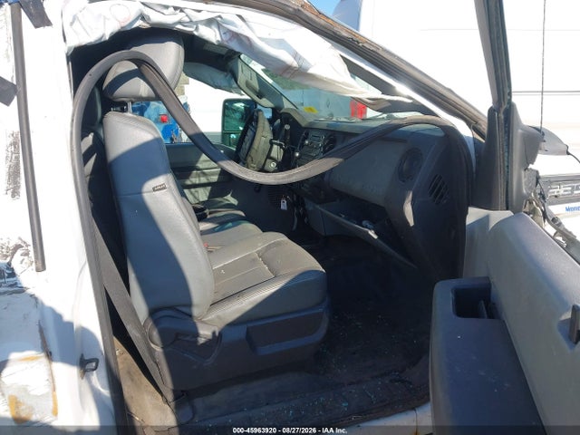2014 Ford F-350 Chassis Xl მანქანა იყიდება აუქციონზე, vin: 1FDRF3E68EEA93652, აუქციონის ნომერი: 45963920