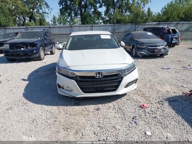 45963936 :رقم المزاد ، 1HGCV1F14JA220761 vin ، 2018 Honda Accord Lx مزاد بيع