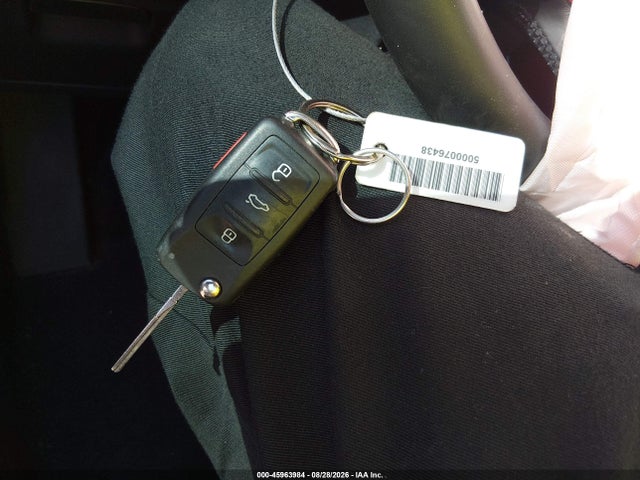 45963984 :رقم المزاد ، 3VWJD7AT4KM710090 vin ، 2019 Volkswagen Beetle 2.0t Se مزاد بيع
