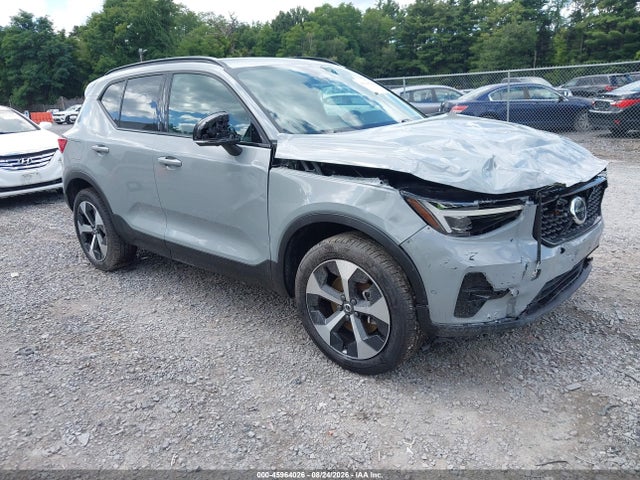 Aukcja sprzedaży 2026 Volvo Xc40 Plus, B5 Awd Gas (mild Hybrid), Dark, vin: YV4L12UC3T2795755, numer aukcji: 45964026