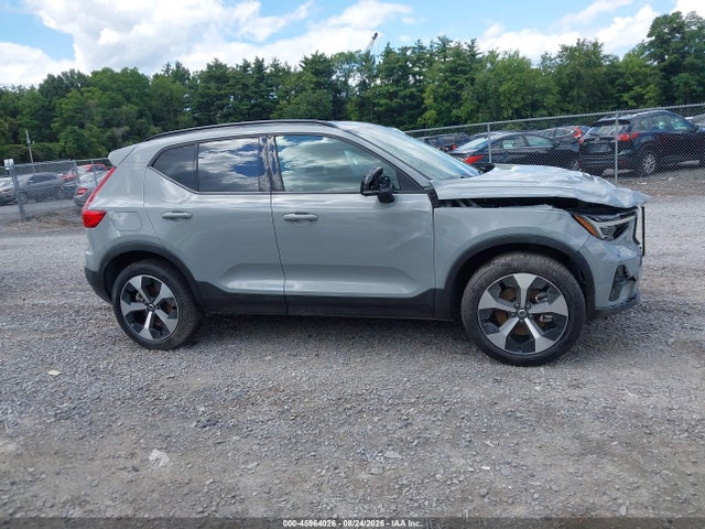 45964026 :رقم المزاد ، YV4L12UC3T2795755 vin ، 2026 Volvo Xc40 Plus, B5 Awd Gas (mild Hybrid), Dark مزاد بيع
