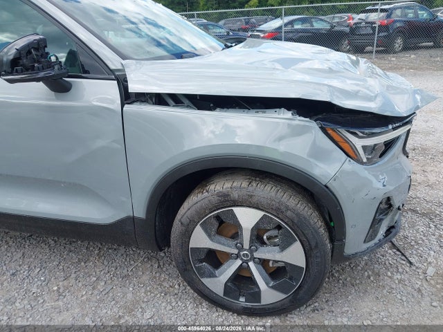 45964026 :رقم المزاد ، YV4L12UC3T2795755 vin ، 2026 Volvo Xc40 Plus, B5 Awd Gas (mild Hybrid), Dark مزاد بيع