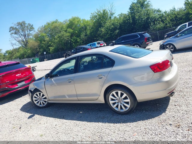 45964031 :رقم المزاد ، 3VWD17AJ5EM275573 vin ، 2014 Volkswagen Jetta 1.8t Se مزاد بيع