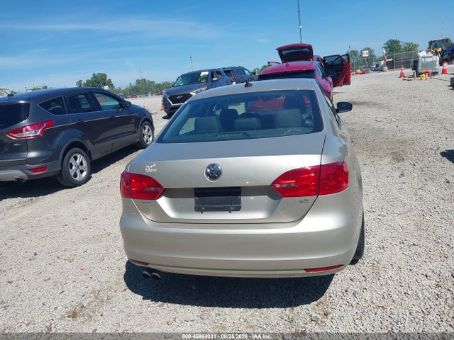 45964031 :رقم المزاد ، 3VWD17AJ5EM275573 vin ، 2014 Volkswagen Jetta 1.8t Se مزاد بيع