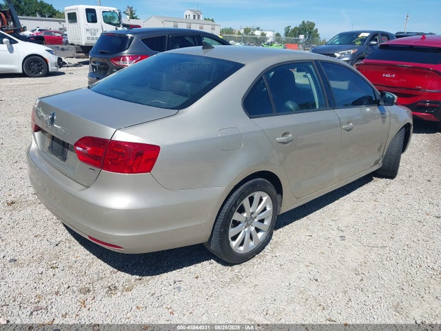45964031 :رقم المزاد ، 3VWD17AJ5EM275573 vin ، 2014 Volkswagen Jetta 1.8t Se مزاد بيع