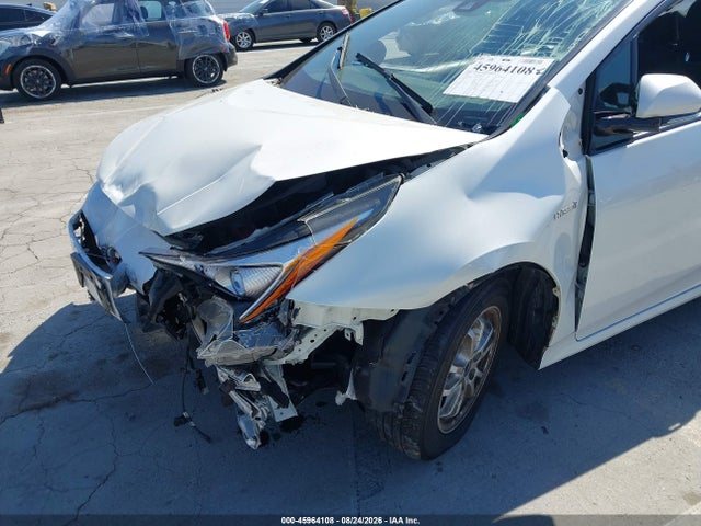 2017 Toyota Prius Two მანქანა იყიდება აუქციონზე, vin: JTDKBRFU4H3047768, აუქციონის ნომერი: 45964108
