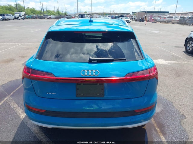 45964143 :رقم المزاد ، WA1VABGE7KB014639 vin ، 2019 Audi E-tron Premium Plus مزاد بيع