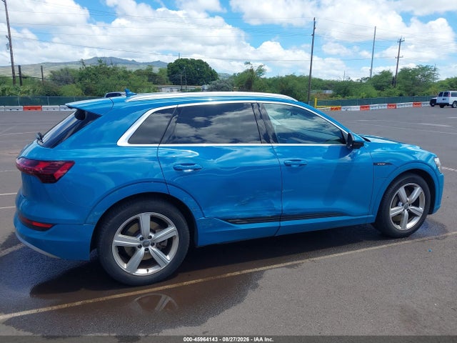 45964143 :رقم المزاد ، WA1VABGE7KB014639 vin ، 2019 Audi E-tron Premium Plus مزاد بيع