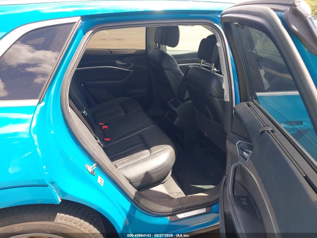 45964143 :رقم المزاد ، WA1VABGE7KB014639 vin ، 2019 Audi E-tron Premium Plus مزاد بيع