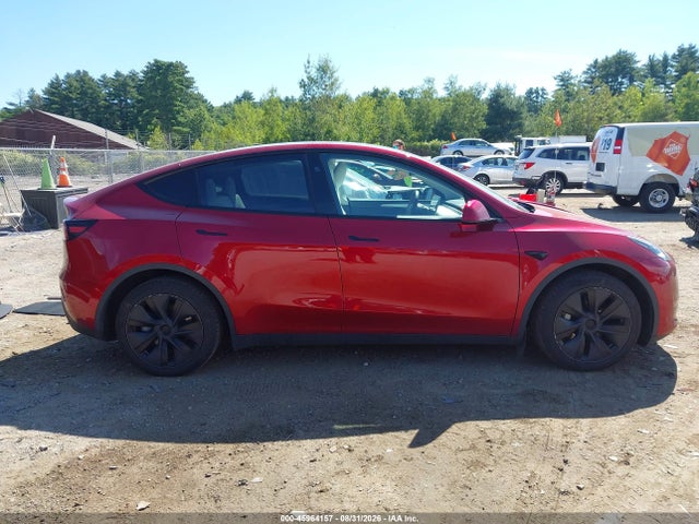 Tesla Model Y Long Range Dual Motor All-wheel Drive 2024 7SAYGDEEXRF159779 Image 13