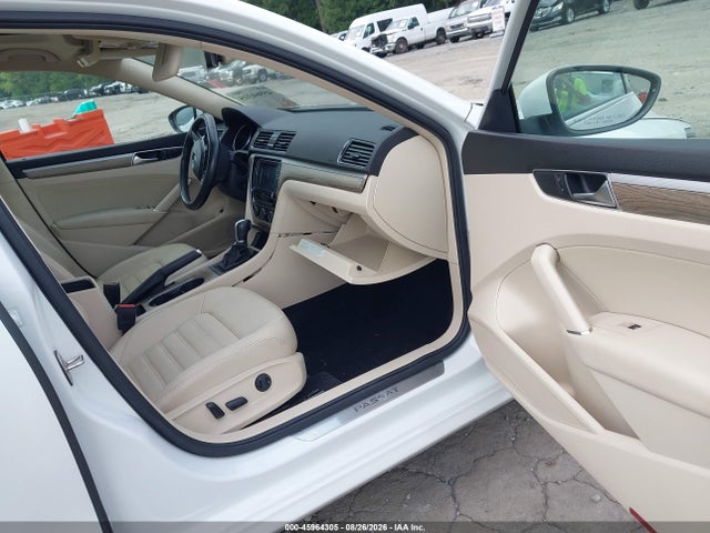 2018 Volkswagen Passat 2.0t Sel Premium მანქანა იყიდება აუქციონზე, vin: 1VWCA7A33JC031669, აუქციონის ნომერი: 45964305