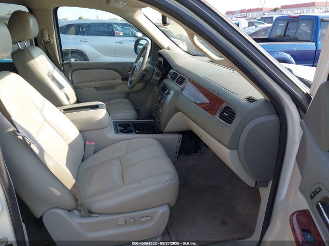 2010 Gmc Yukon Xl 1500 Slt მანქანა იყიდება აუქციონზე, vin: 1GKUKKE36AR254663, აუქციონის ნომერი: 45964352