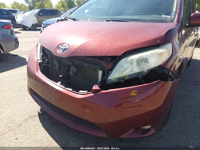 Продаж на аукціоні авто 2017 Toyota Sienna Xle 7 Passenger, vin: 5TDDZ3DCXHS151868, номер лоту: 45964391