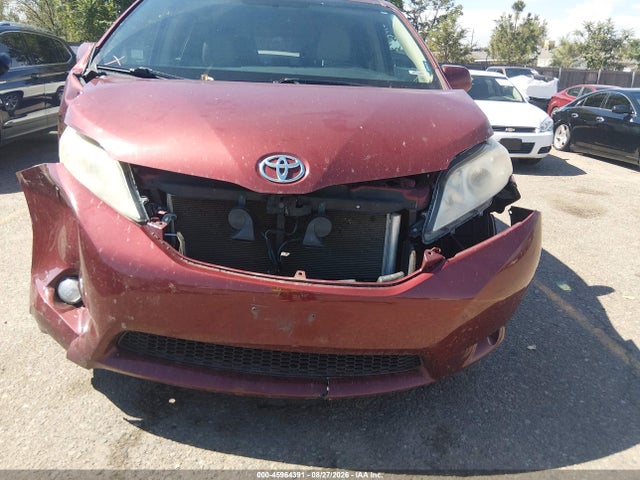 Продаж на аукціоні авто 2017 Toyota Sienna Xle 7 Passenger, vin: 5TDDZ3DCXHS151868, номер лоту: 45964391