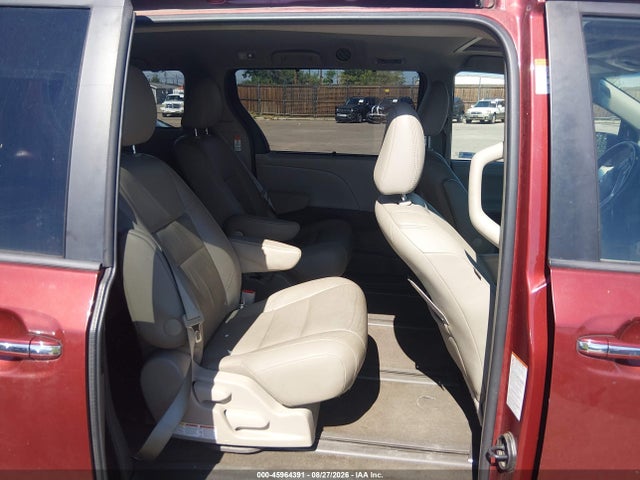 Продаж на аукціоні авто 2017 Toyota Sienna Xle 7 Passenger, vin: 5TDDZ3DCXHS151868, номер лоту: 45964391
