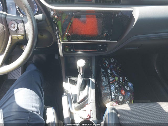 Toyota COROLLA SE 2018 5YFBURHE9JP785952 Image 11