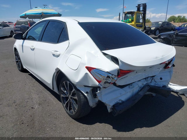 Toyota COROLLA SE 2018 5YFBURHE9JP785952 Image 3