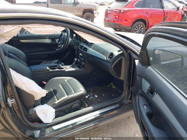 Продажа на аукционе авто 2013 Mercedes-benz C 250, vin: WDDGJ4HB3DG004698, номер лота: 45964408
