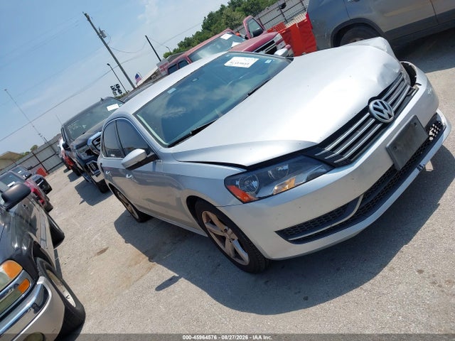 2013 Volkswagen Passat 2.5l Se მანქანა იყიდება აუქციონზე, vin: 1VWBP7A35DC067569, აუქციონის ნომერი: 45964576