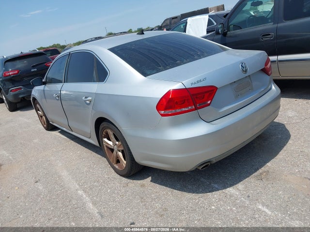 2013 Volkswagen Passat 2.5l Se მანქანა იყიდება აუქციონზე, vin: 1VWBP7A35DC067569, აუქციონის ნომერი: 45964576