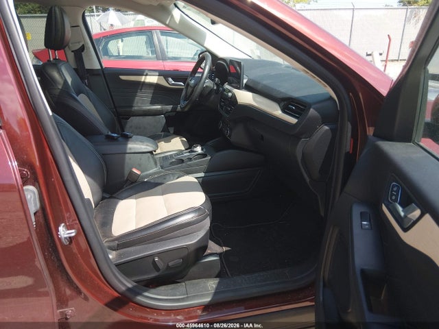 45964610 :رقم المزاد ، 1FMCU9DZ2MUA16936 vin ، 2021 Ford Escape Titanium Hybrid مزاد بيع