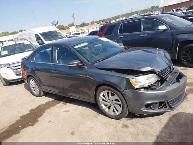 45964664 :رقم المزاد ، 3VWDX7AJ0DM426140 vin ، 2013 Volkswagen Jetta 2.5l Se مزاد بيع