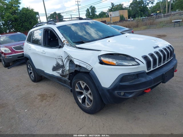 2015 Jeep Cherokee Trailhawk მანქანა იყიდება აუქციონზე, vin: 1C4PJMBSXFW563578, აუქციონის ნომერი: 45964671