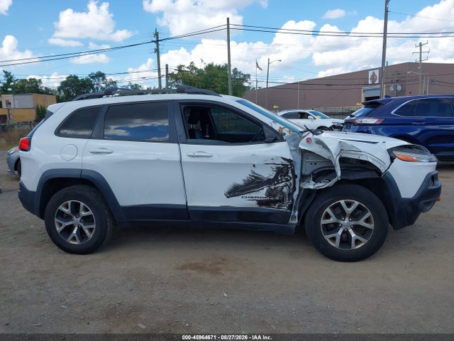 Продаж на аукціоні авто 2015 Jeep Cherokee Trailhawk, vin: 1C4PJMBSXFW563578, номер лоту: 45964671