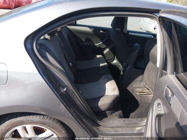 3VW2B7AJ3JM243770 Volkswagen Jetta 1.4t S