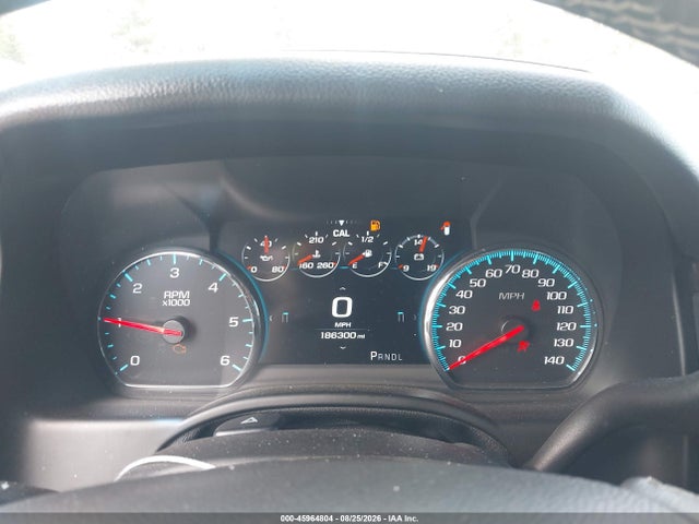 Продажа на аукционе авто 2018 Chevrolet Suburban Premier, vin: 1GNSKJKC3JR262552, номер лота: 45964804