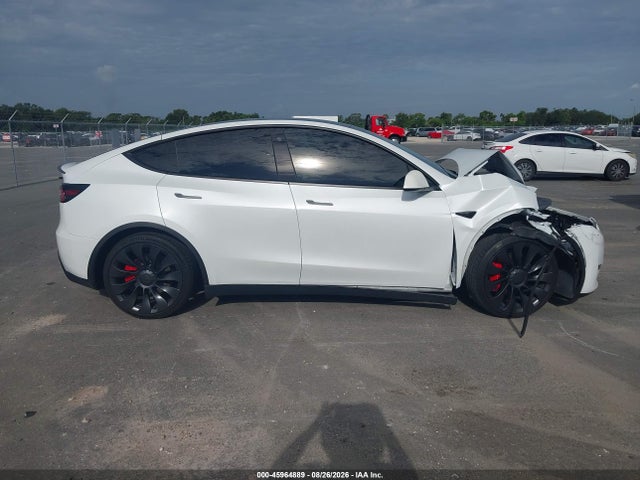2022 Tesla Model Y Performance Dual Motor All-wheel Drive მანქანა იყიდება აუქციონზე, vin: 7SAYGDEF7NF538970, აუქციონის ნომერი: 45964889