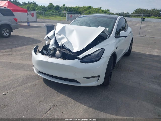2022 Tesla Model Y Performance Dual Motor All-wheel Drive მანქანა იყიდება აუქციონზე, vin: 7SAYGDEF7NF538970, აუქციონის ნომერი: 45964889