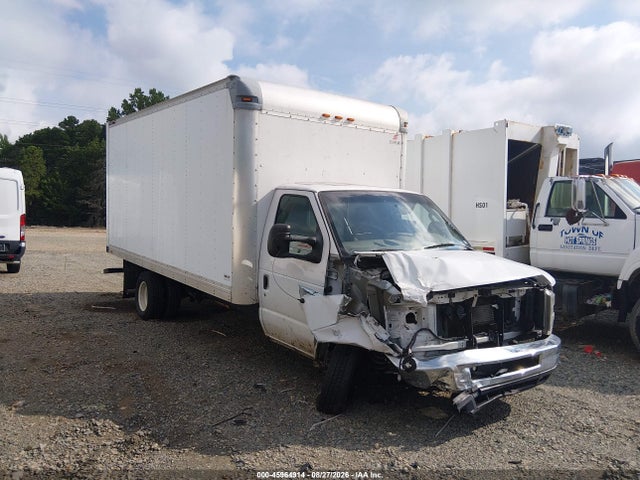 45964914 :رقم المزاد ، 1FDXE4FS5JDC09594 vin ، 2018 Ford E-450 Cutaway مزاد بيع