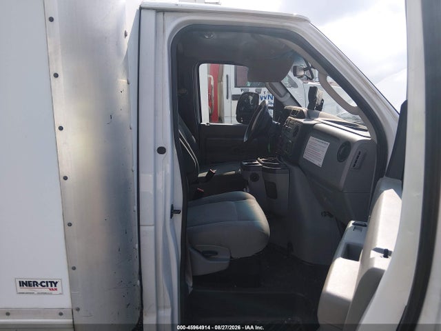 45964914 :رقم المزاد ، 1FDXE4FS5JDC09594 vin ، 2018 Ford E-450 Cutaway مزاد بيع