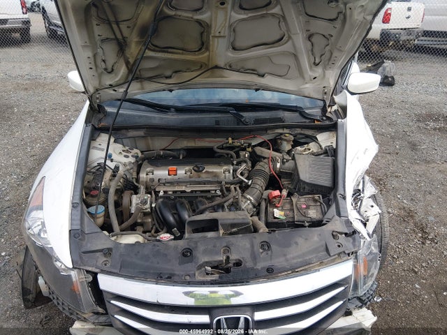 45964992 :رقم المزاد ، 1HGCP2F33BA107984 vin ، 2011 Honda Accord 2.4 Lx مزاد بيع